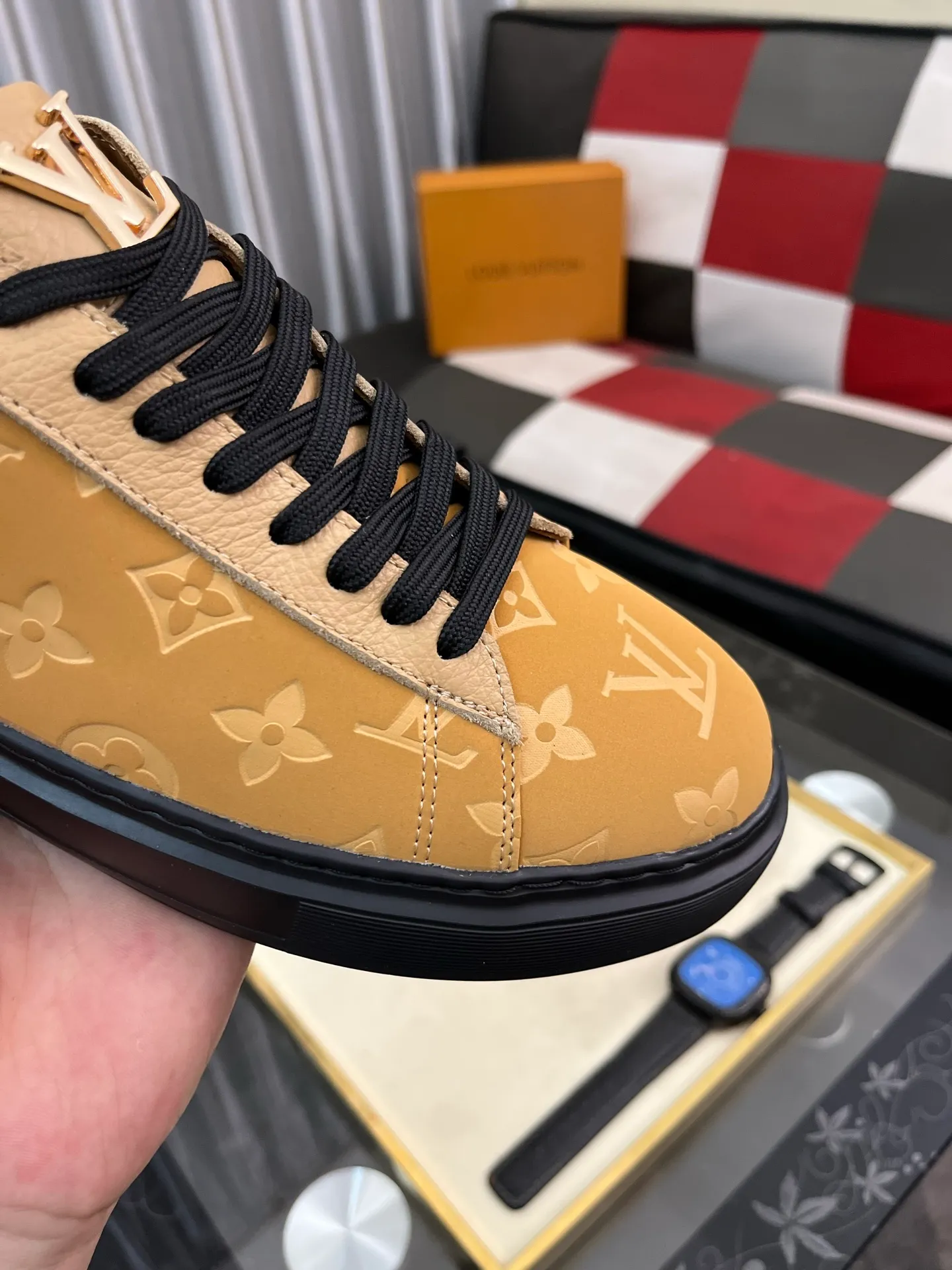 Men's shoes 💰440⌚️⌚️《LV》latest men's casual shoes, genuine leather lining, rubber wear-resistant outsole, fine lines and beautiful strips, not too much decoration, European and American style, comfortable and high-end, code number: 38 to 44 45 can be customized, 3️⃣colors are available